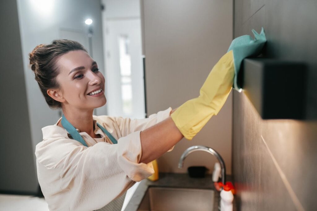 Weekly cleaning services